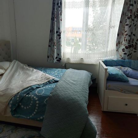 Belle Chambre Dans Un Quartier Calme Anderlecht Exteriör bild