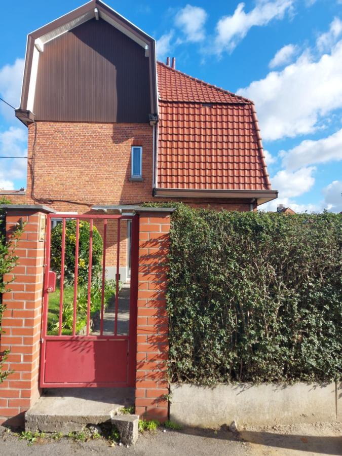 Belle Chambre Dans Un Quartier Calme Bryssel Exteriör bild