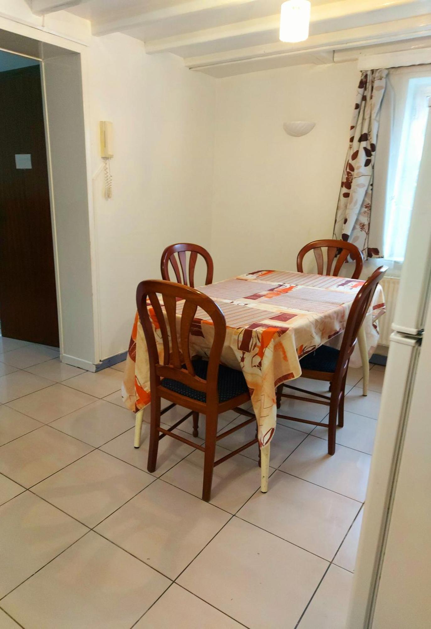 Belle Chambre Dans Un Quartier Calme Bryssel Exteriör bild